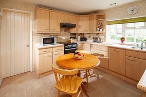 Kitchen/Breakfast Room- click for photo gallery
